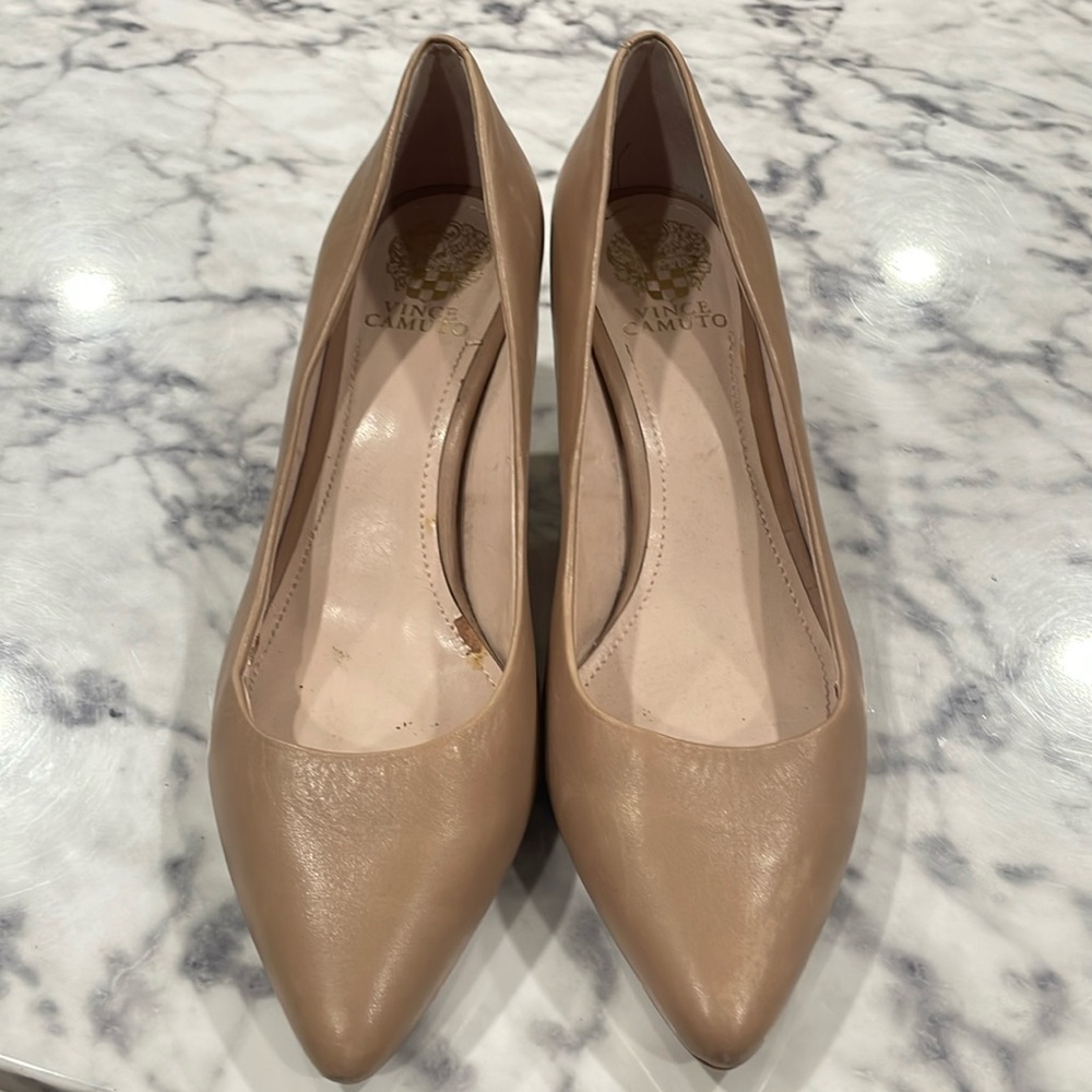 Vince Camuto kitten heel size 11